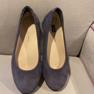 SAS Women's navy blue Flats